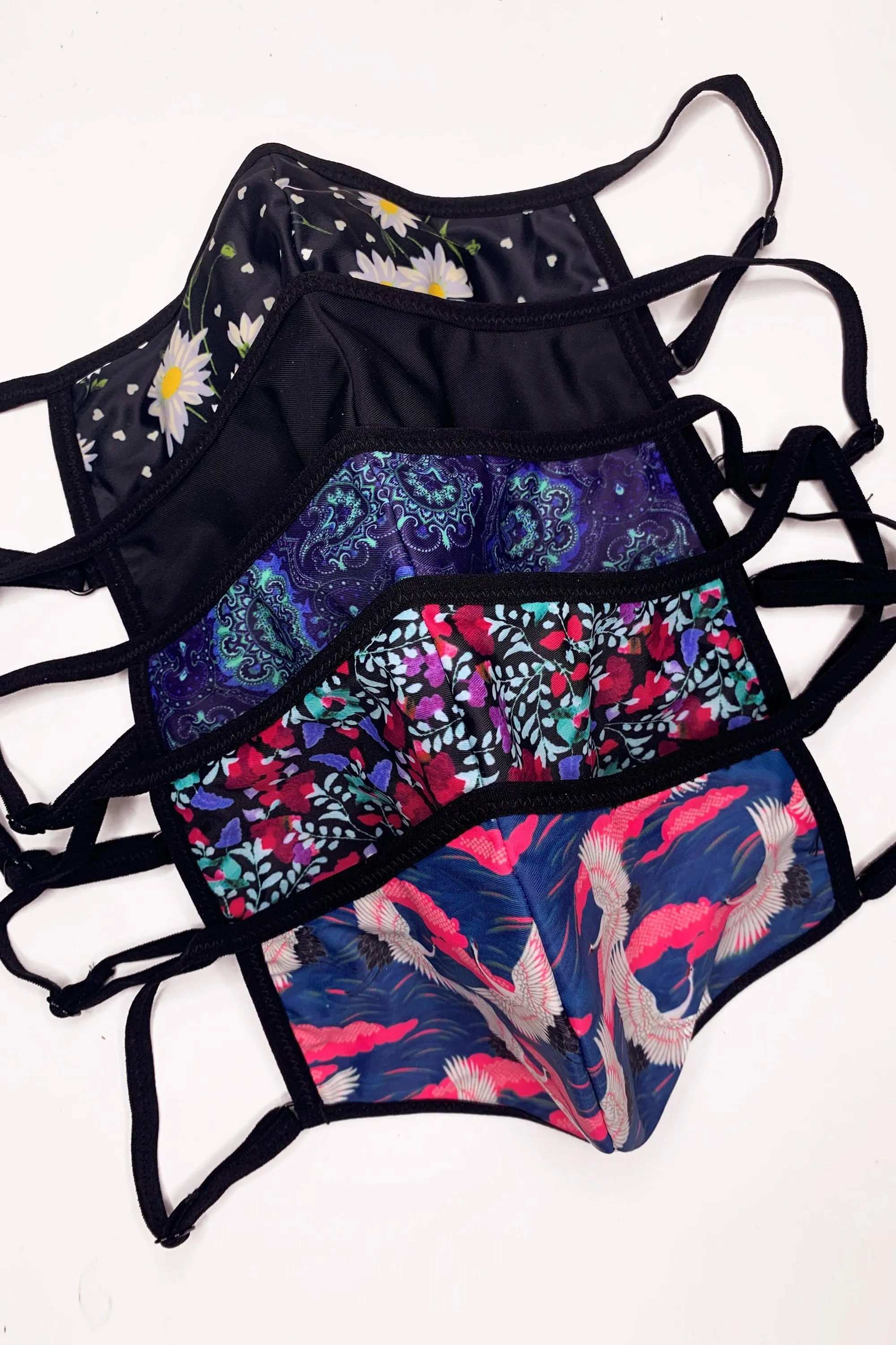 Daisy Print Face Mask Black
