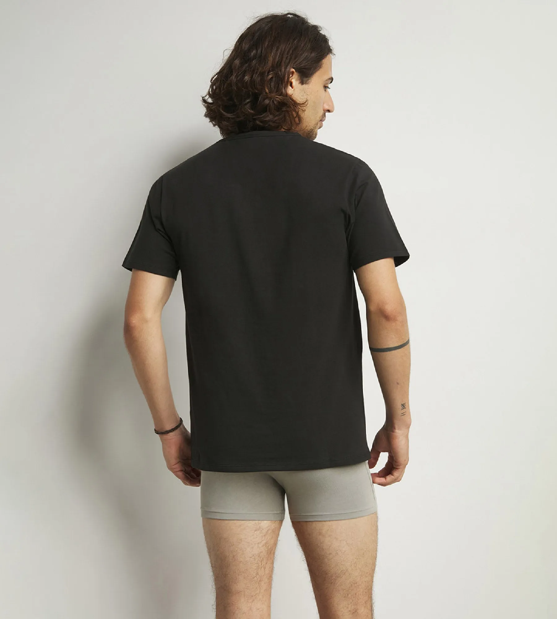 Dim Sport Set of 2 black men's  cotton V-neck T-shirts with active temperature regulation