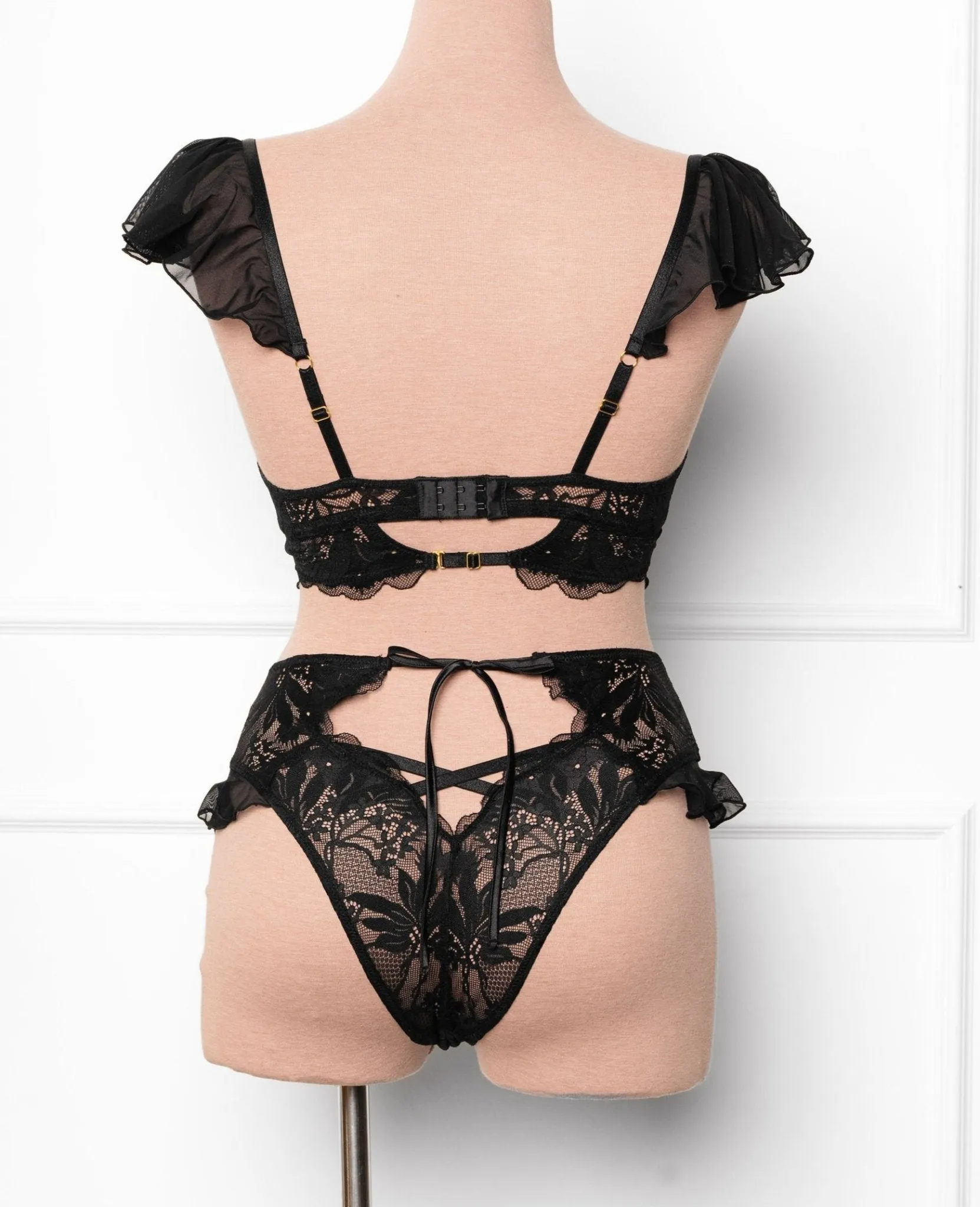 Lace & Mesh Keyhole Bralette - Black