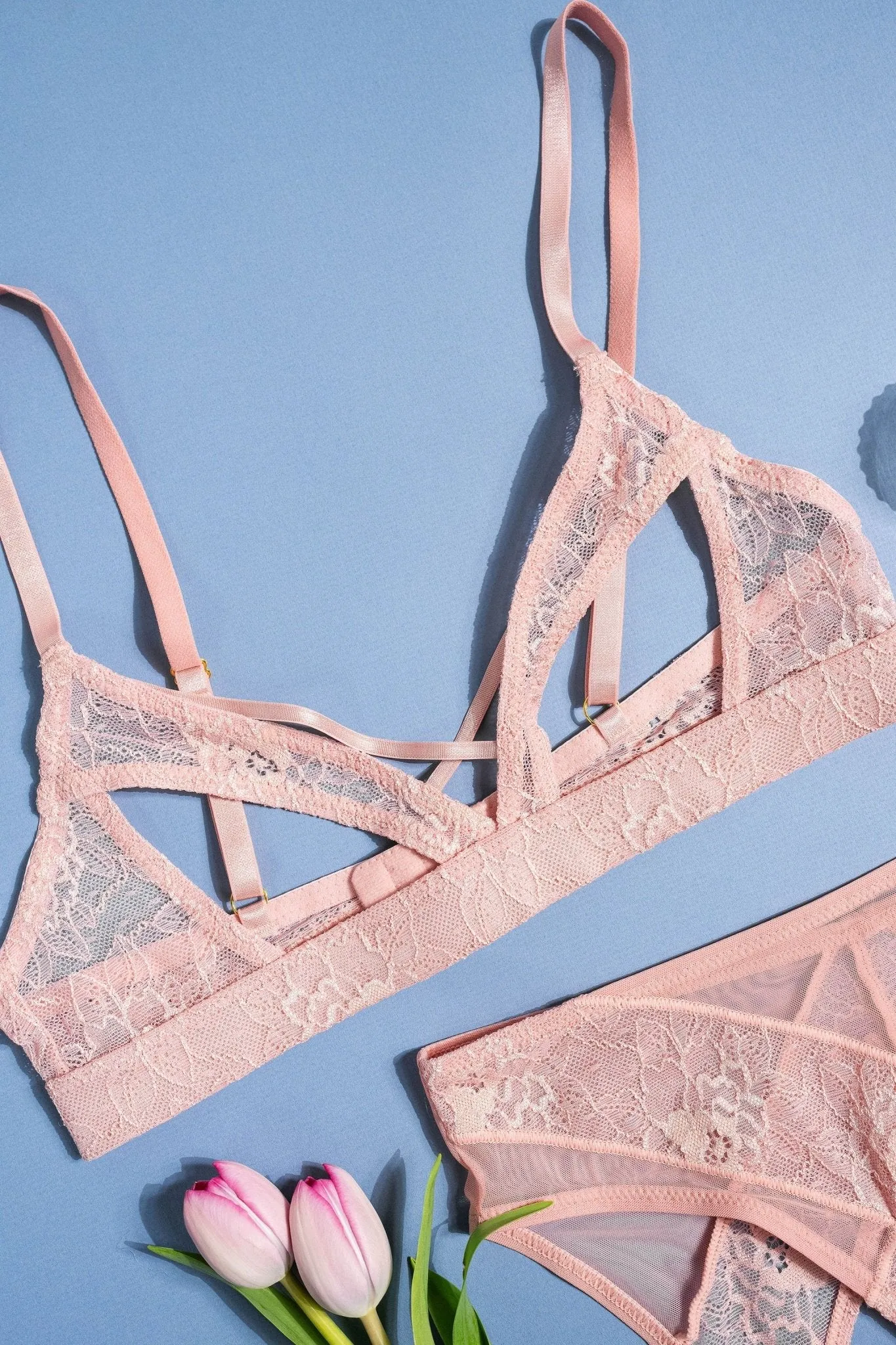 Lacy Caged Cupless Bralette - Blush