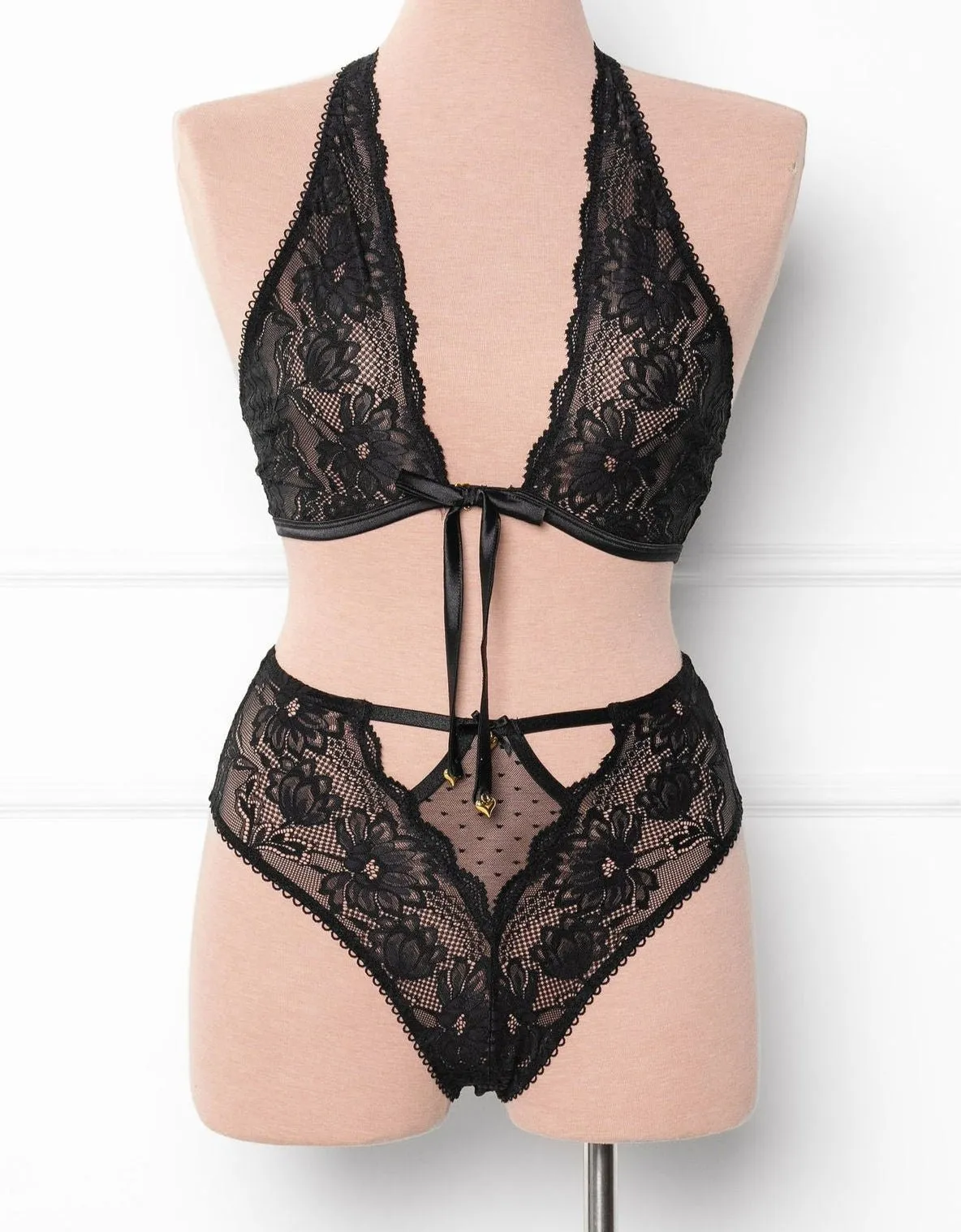 Lacy Crossover Bralette - Black