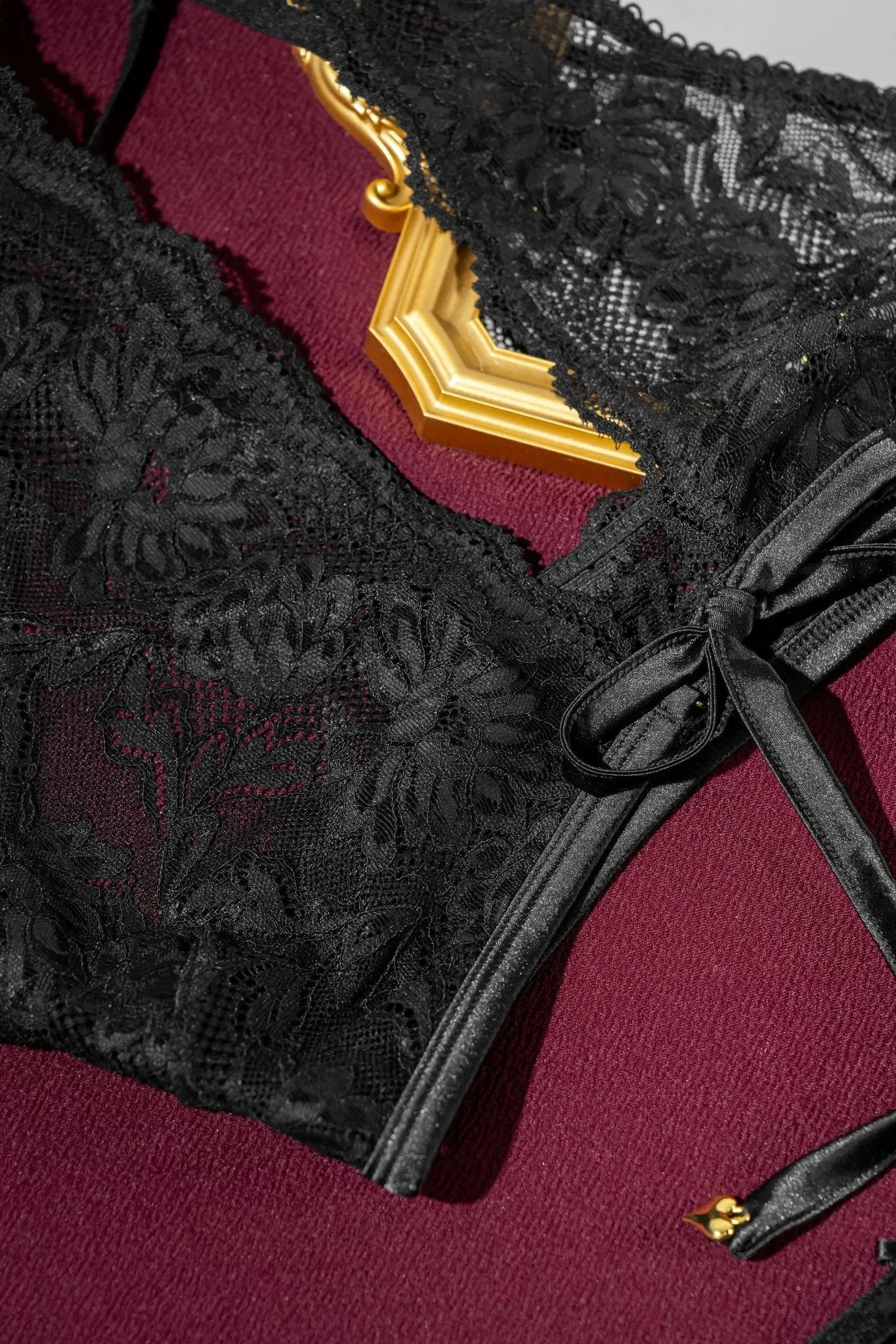 Lacy Crossover Bralette - Black
