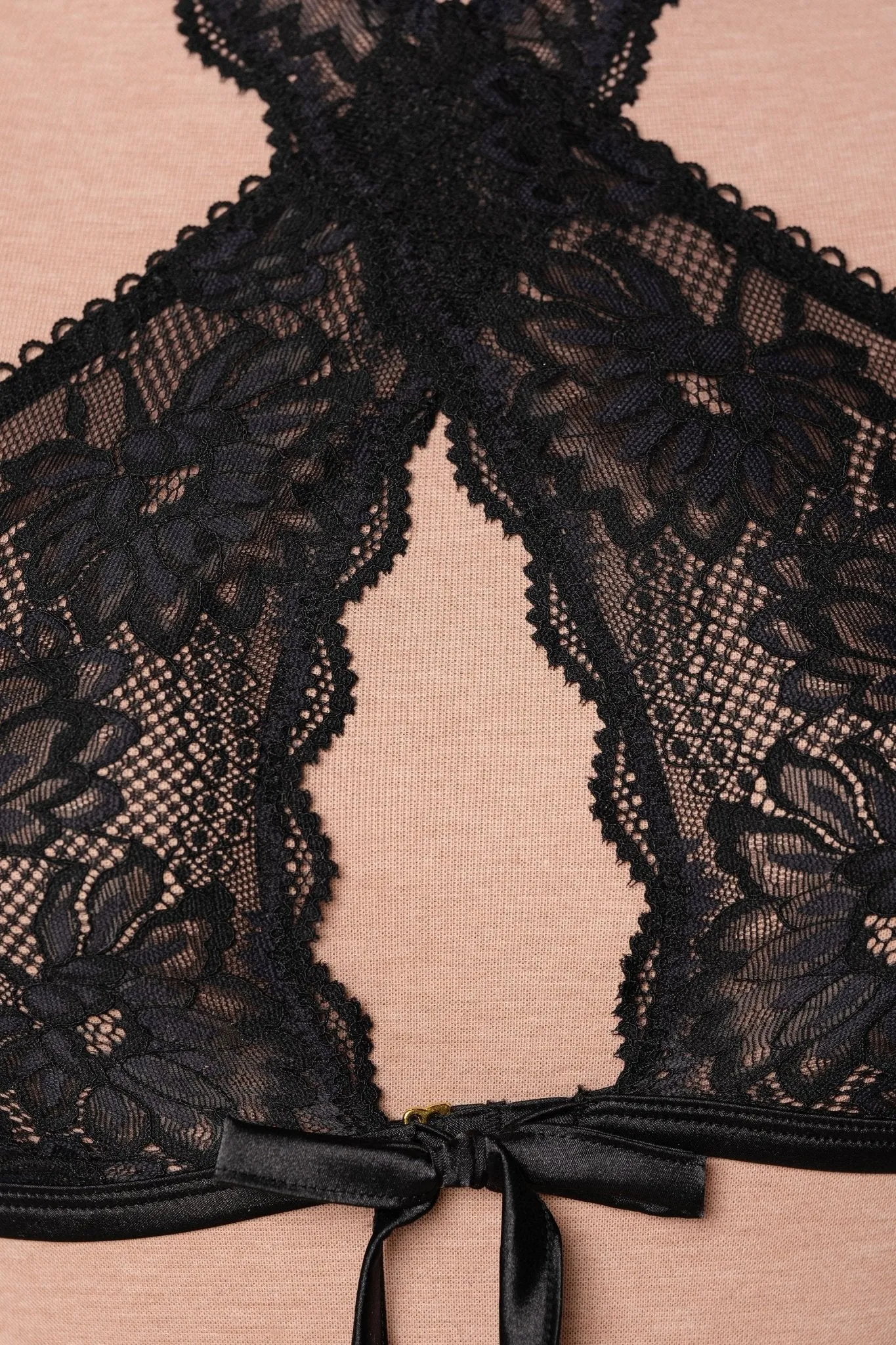 Lacy Crossover Bralette - Black